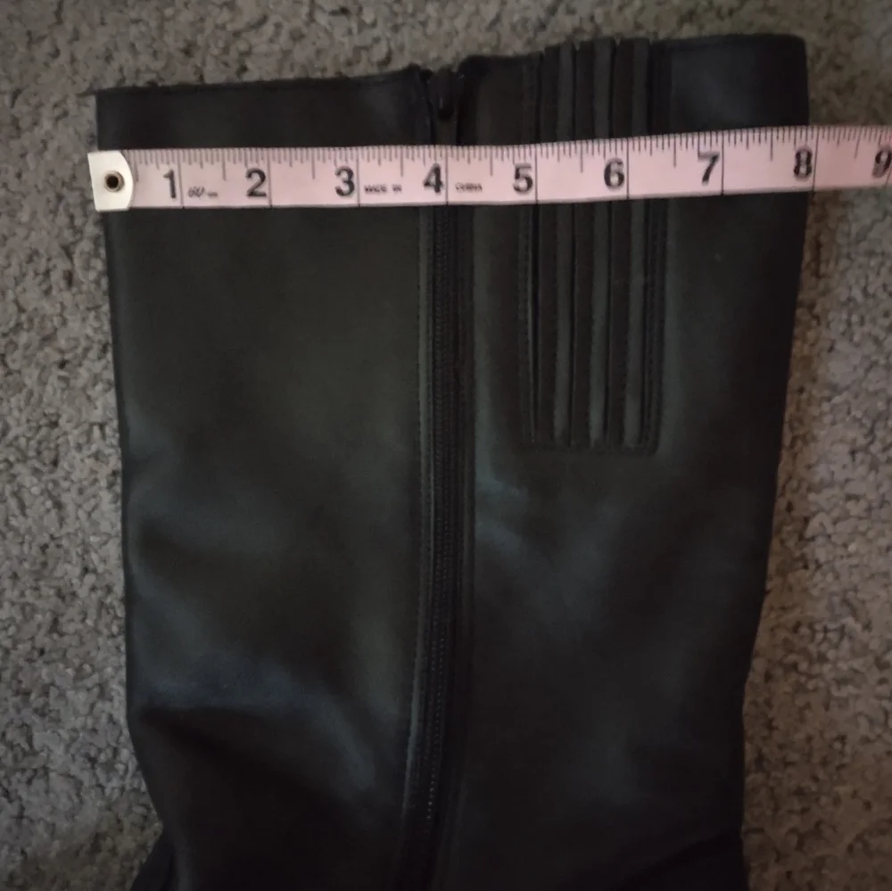 La Canadienne 11W wide black leather moto lug sole mid calf boots
